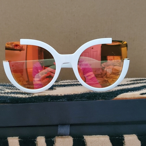 Accessories - Sunglasses